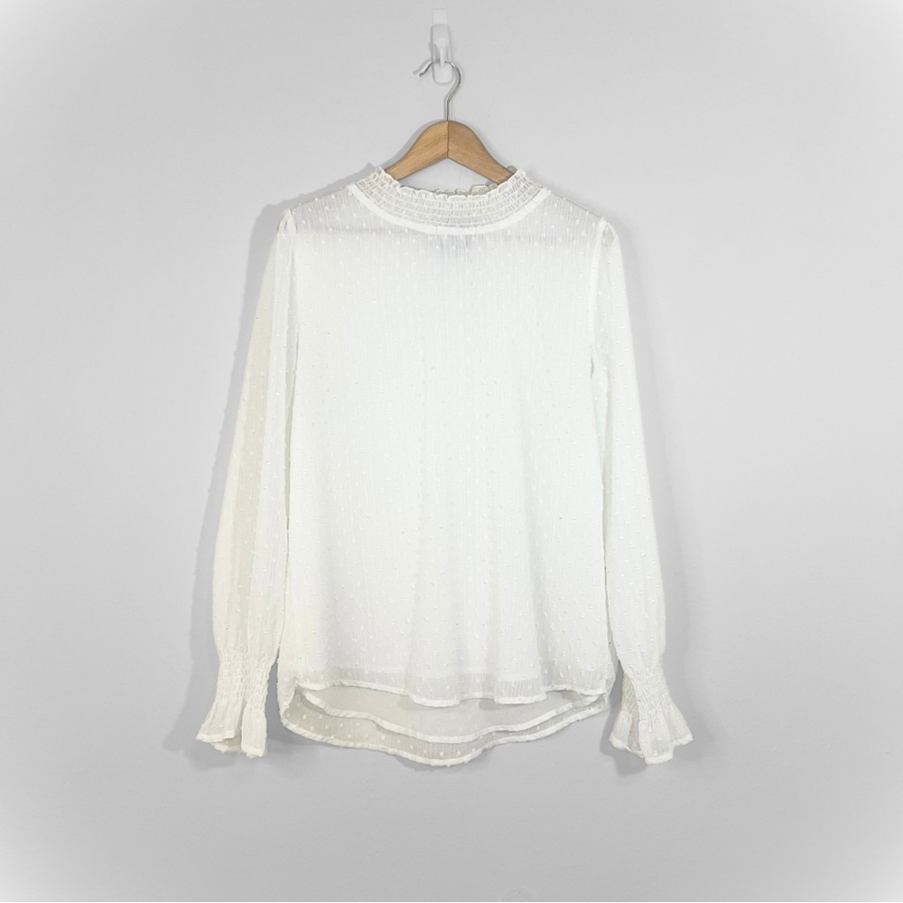 🖤 Artizan | Chic White Blouse with Ruffle Details